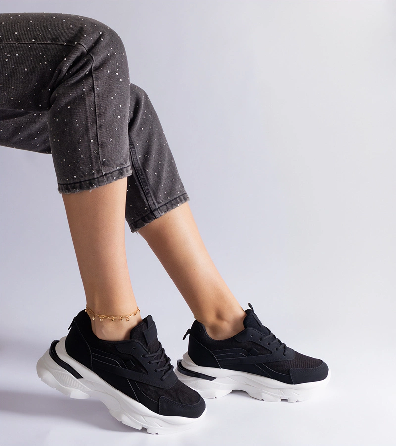 Adidași negri cu talpă mai groasă Guerrera