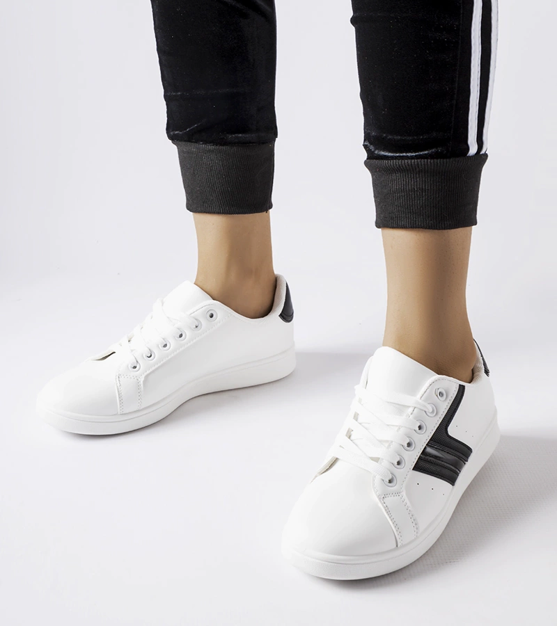 Adidași albi cu inserții Rizzo negre