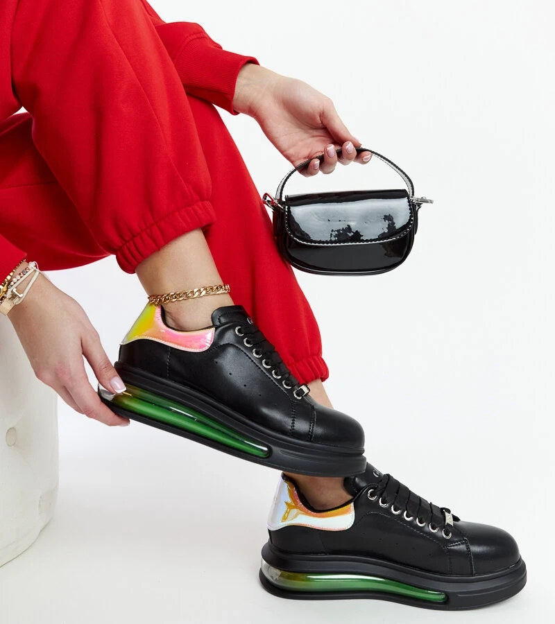 Adidași negri pe platformă GOE NN2N4030