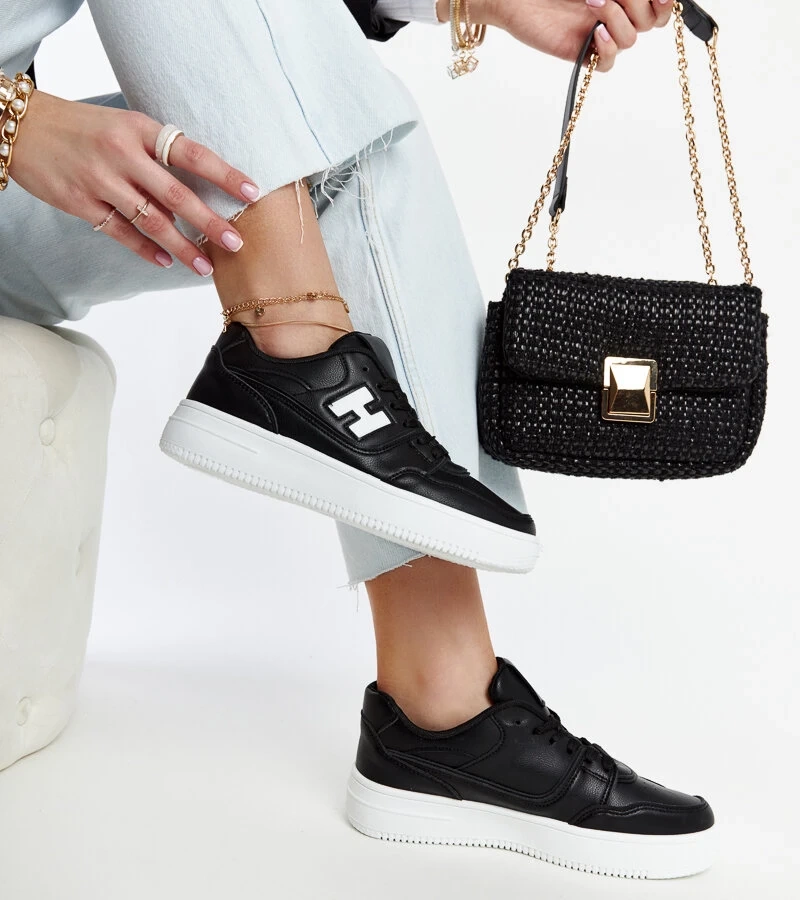 Adidași negri pe platforma albă Mentha