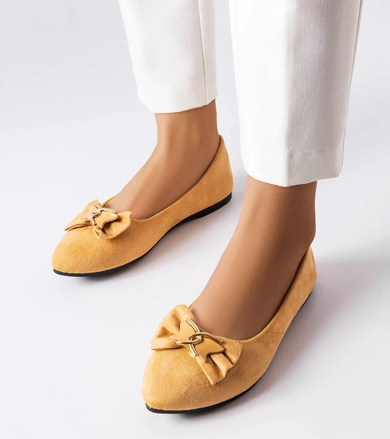 Balerini bej cu vârful ascuțit de la Jetté