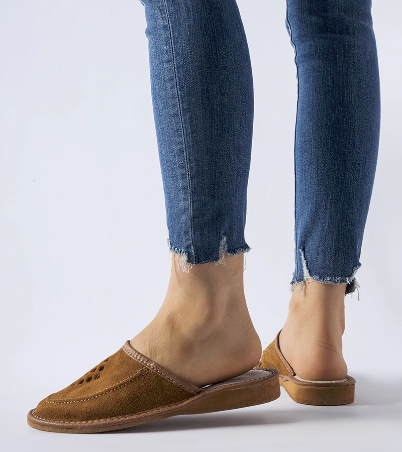 Pantofi de casă muntenești maro Sansepolcro preț