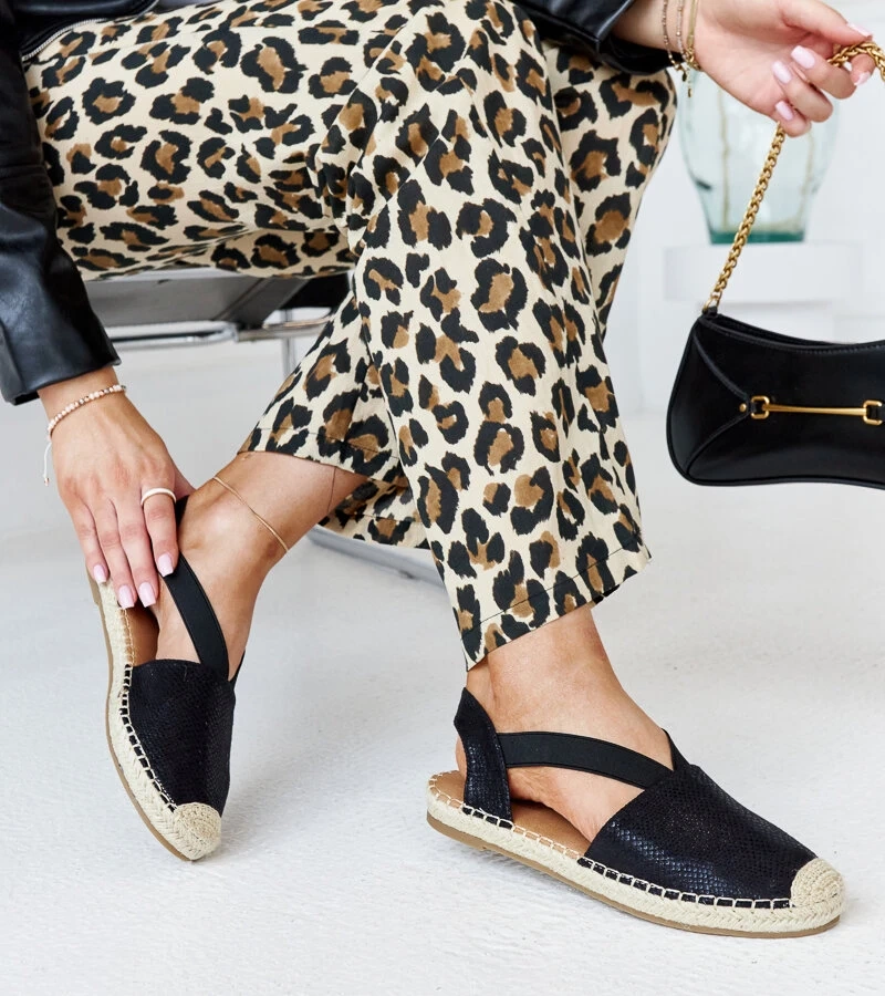 Espadrile negre Tharna cu călcâiul descoperit