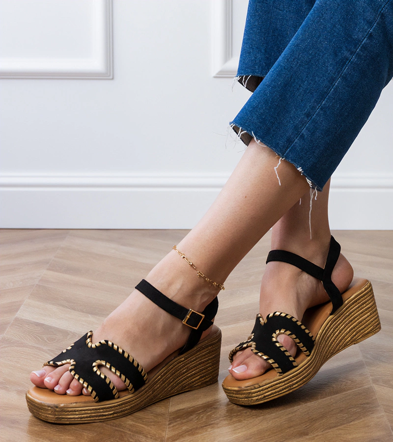 Sandale negre cu broderie pe margini Lurisa