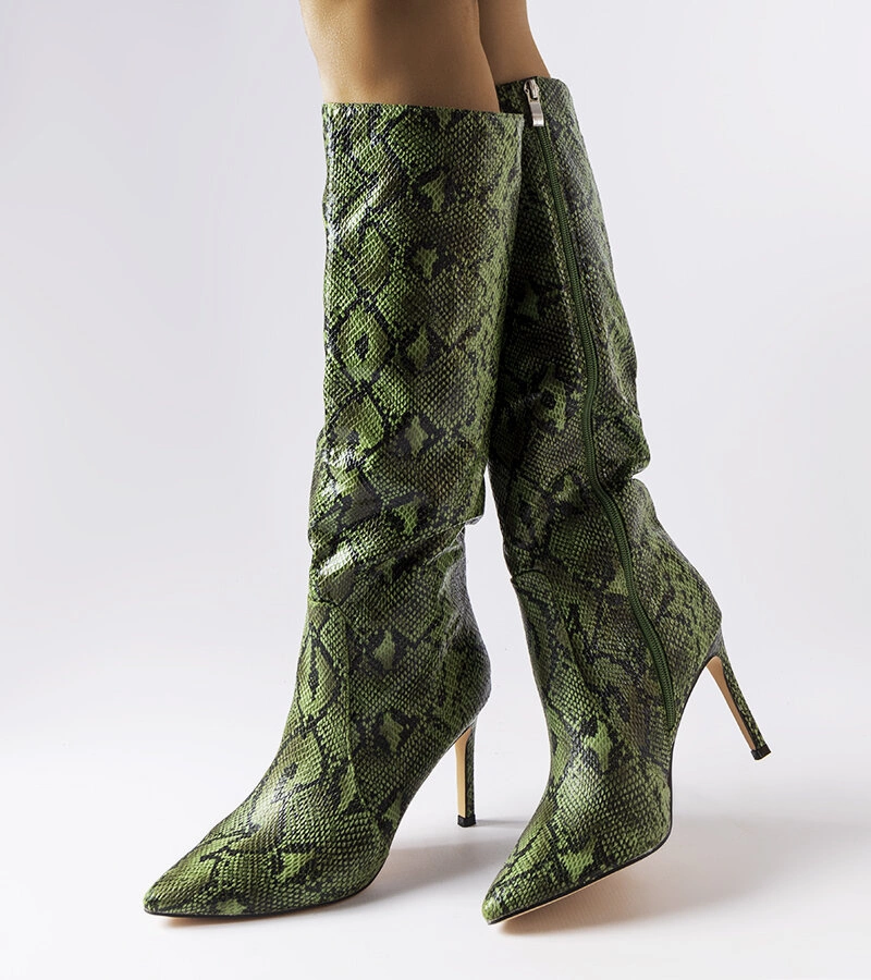 Cizme cu tocuri stiletto din piele de șarpe verde carmin