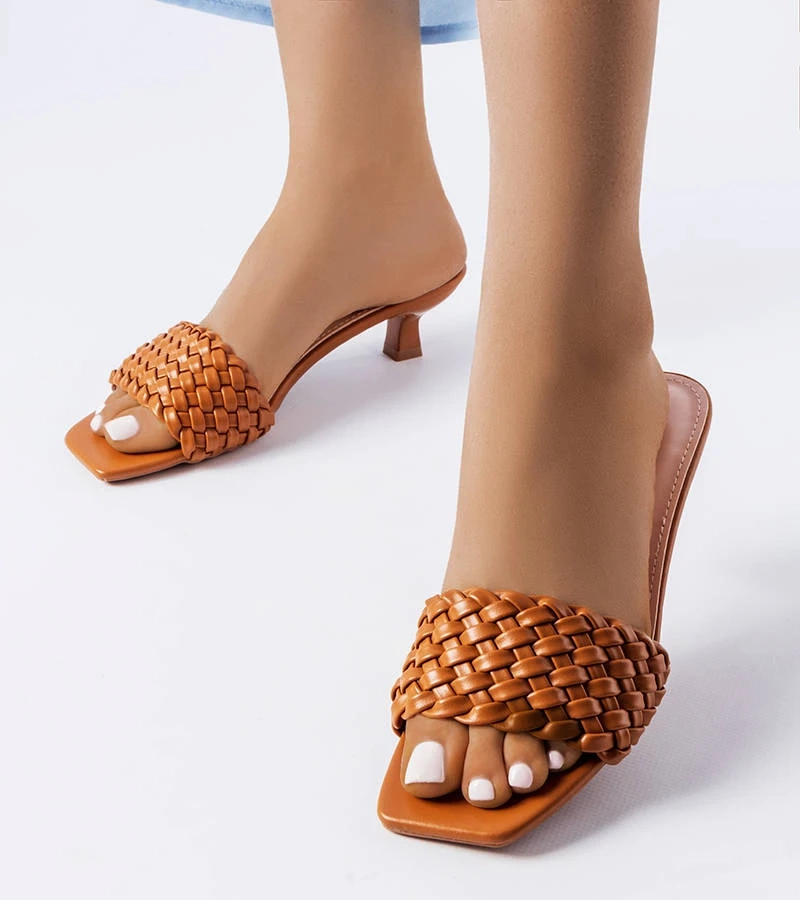 Șlapi cu tocuri joase Burbank maro