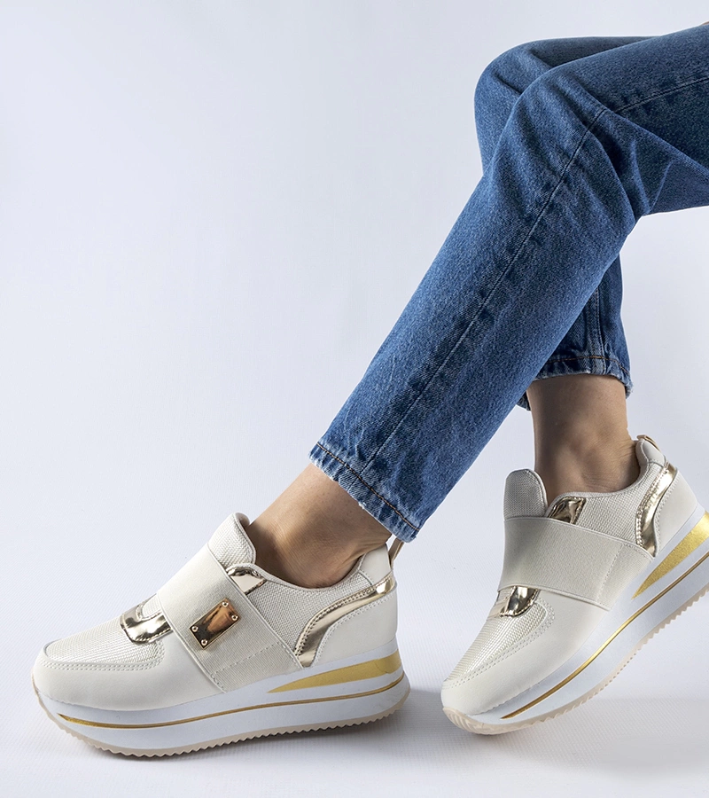 Tenisi bej slip-on pe platformă Sages