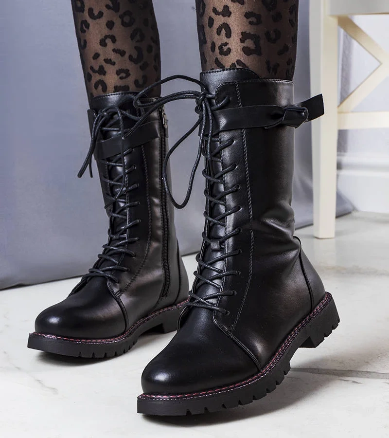 Trapper izolat Corbi negru