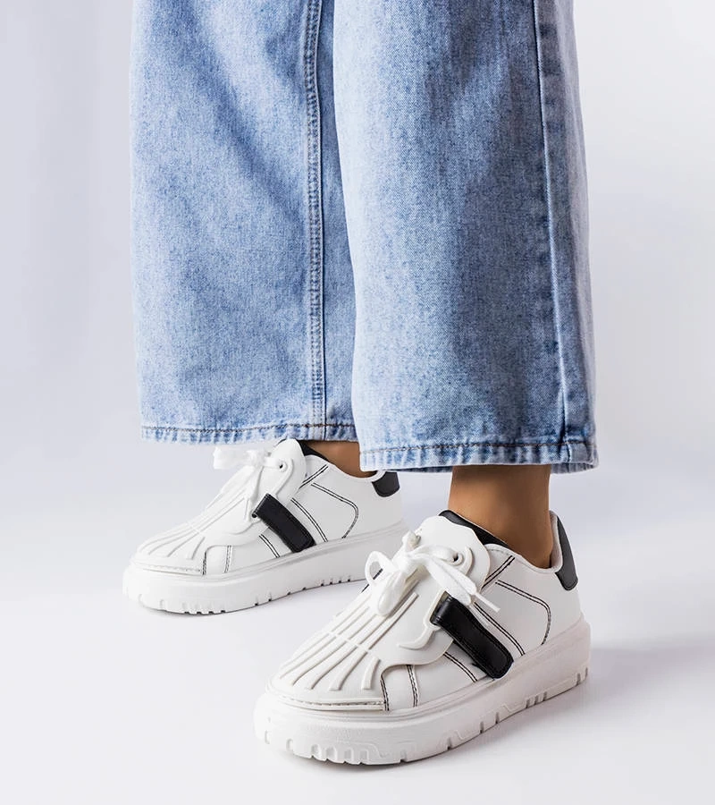 Adidași cu platformă negri și albi de la Binet