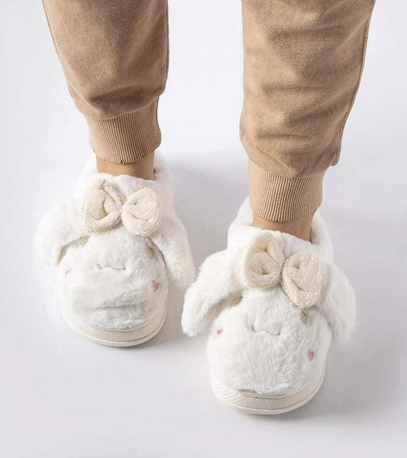 Pantofii calzi albi cu urechi și fundiță Gilda