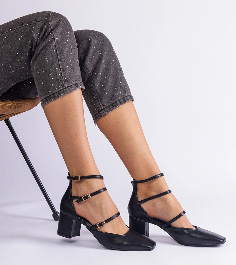 Pantofi negri cu toc gros și catarame Eridana