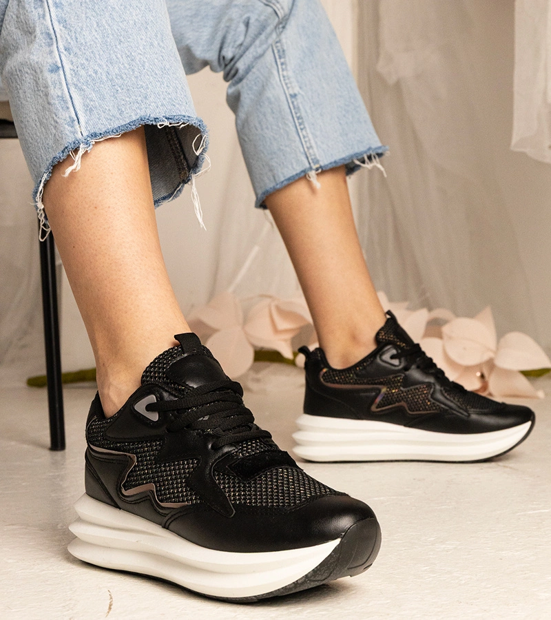 Adidași negri cu element holografic Elaiza