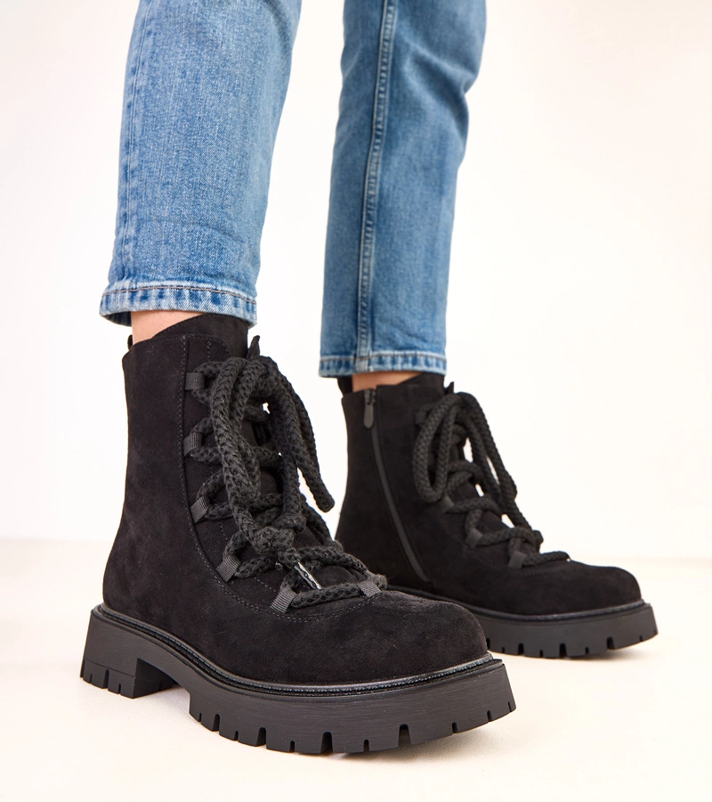 Botine negre cu șiret decorativ Gabria