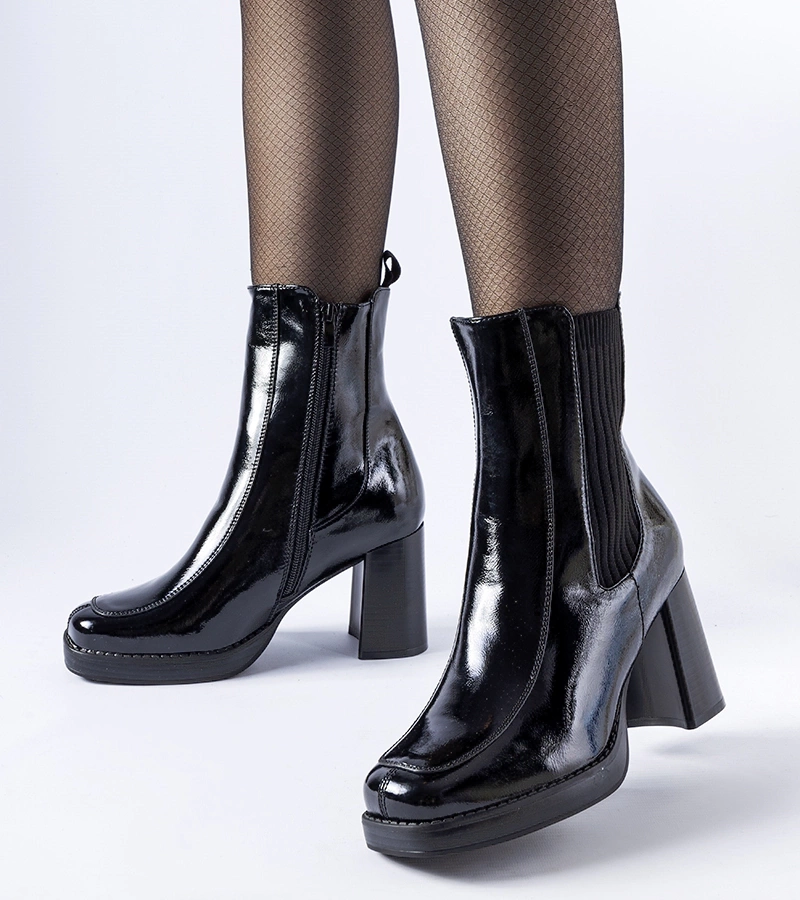 Botine negre lucioase pe toc Boni