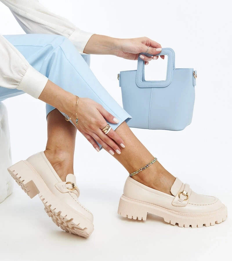 Mocasini bej cu clema Lasima