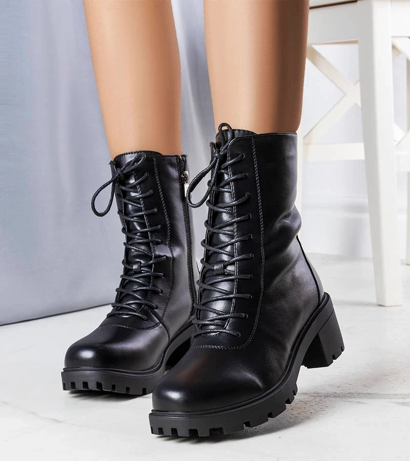 Cizme izolate negre Casgra