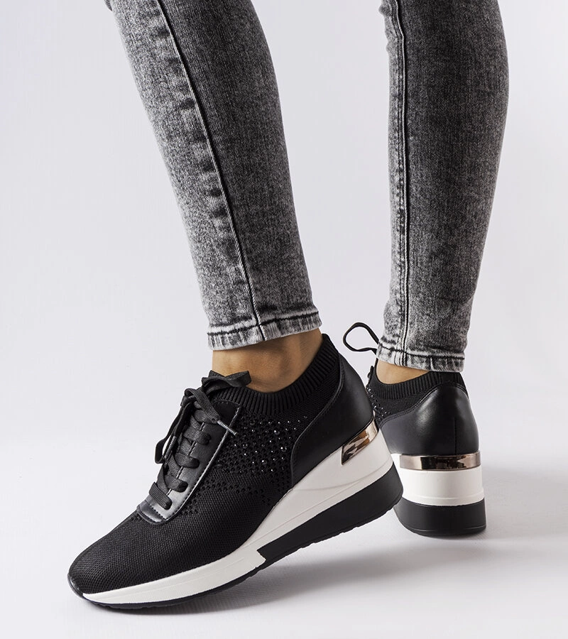 Adidași negri pe platforme cu zirconii Vala