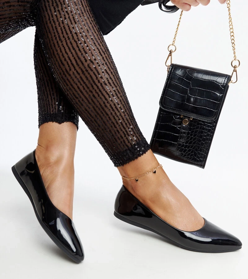 Balerini Brankica lăcuiți în negru