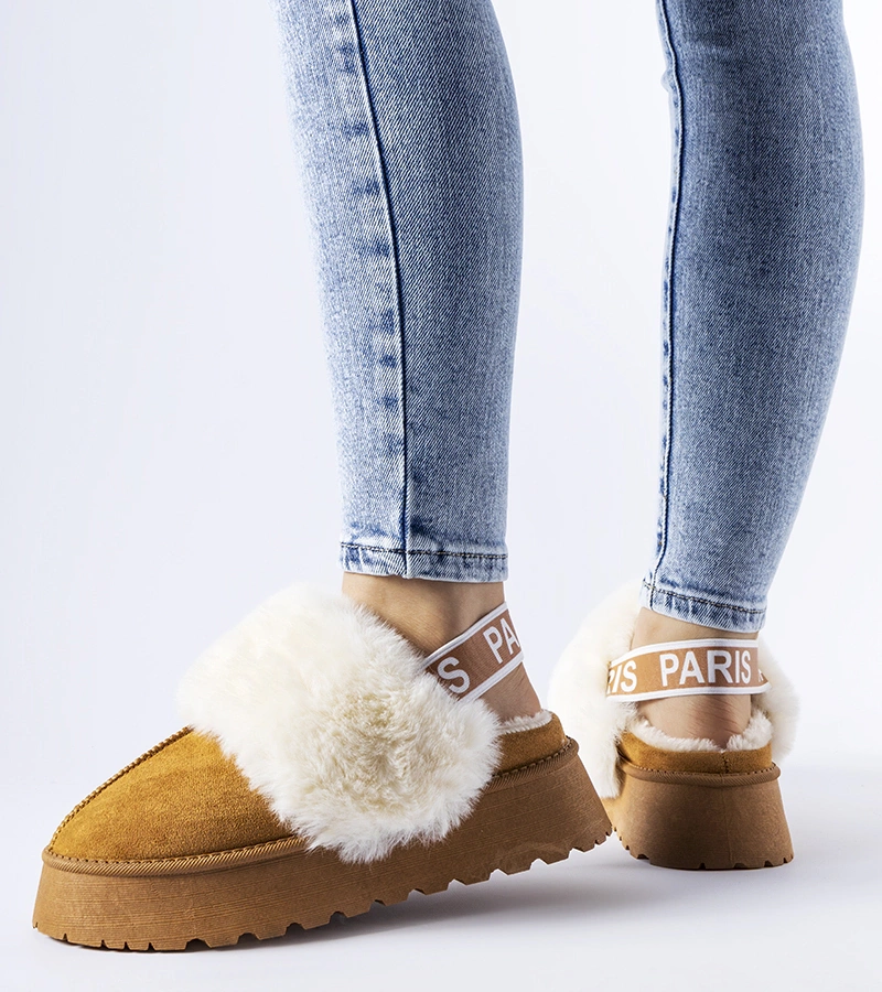 Pantofi de casă maro cu elastic și blană deschisă Sangro