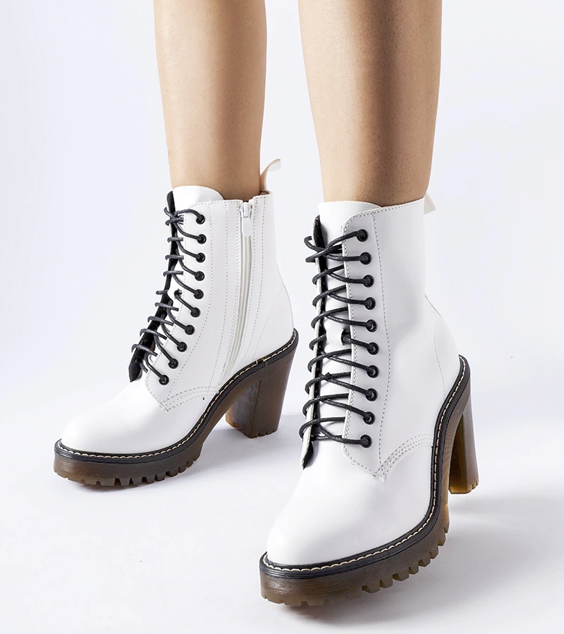 Botine albe cu șiret pe toc Ezio