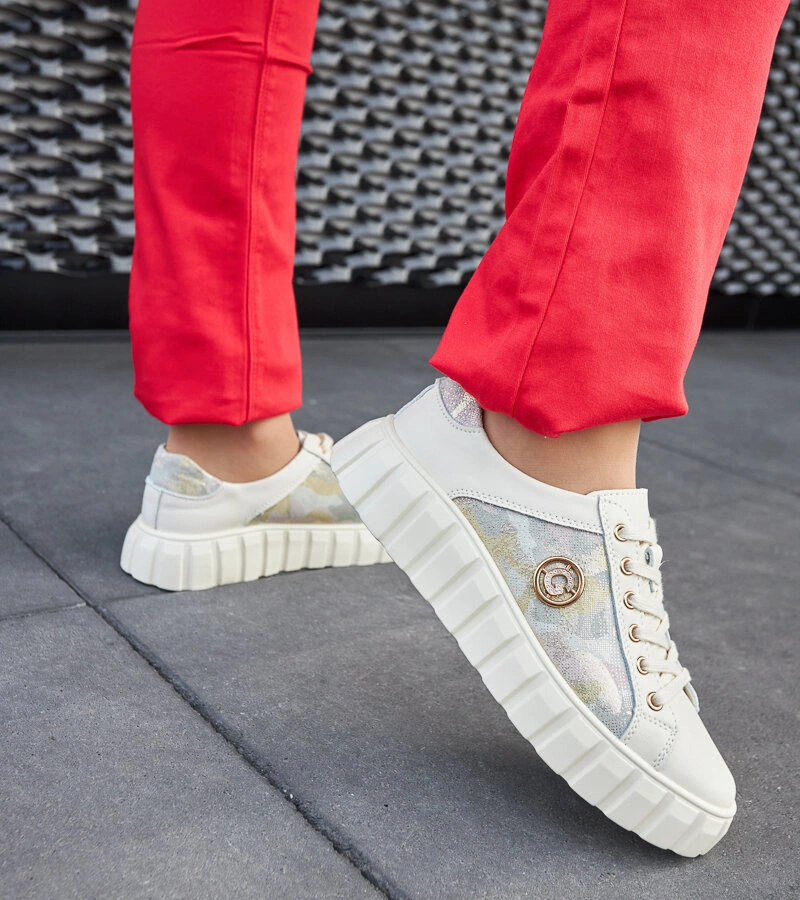 Sneakersi din piele bej cu cirkonii Stradone