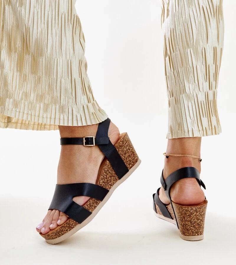 Sandale negre pe platforma de pluta Gabera