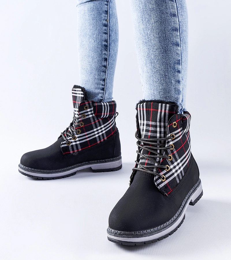 Bocanci negri ornamentați cu carouri Dino