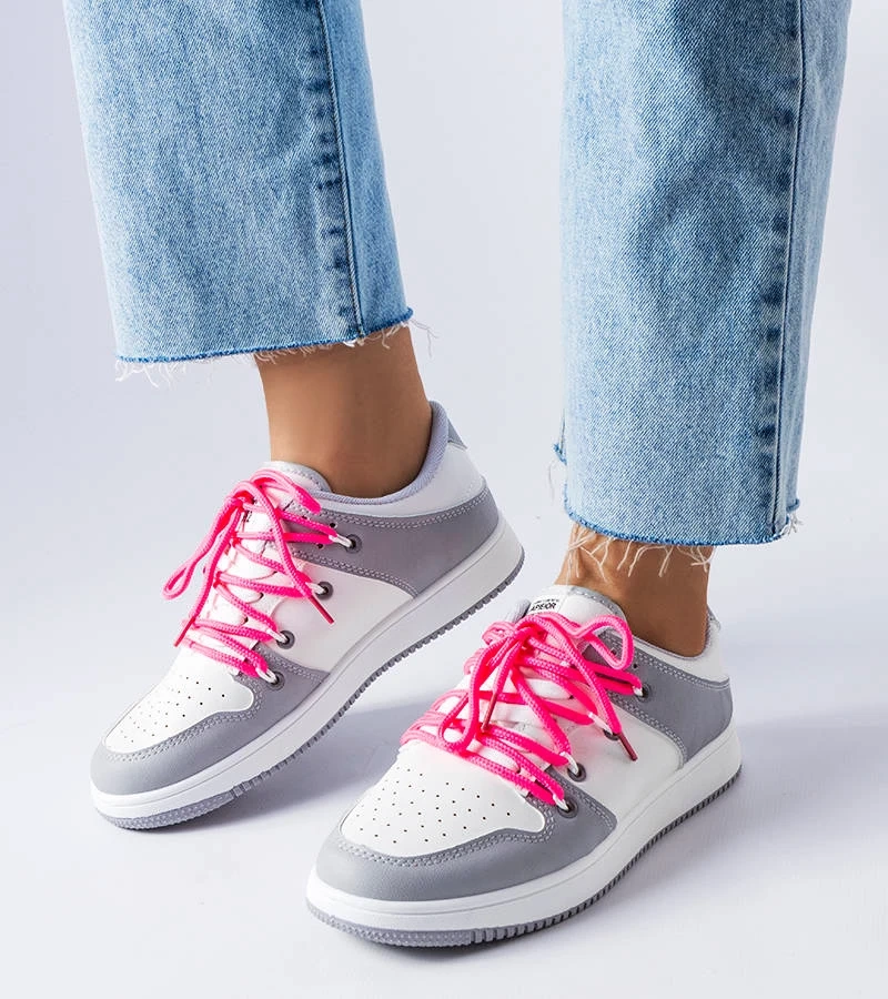 Adidași Shari retro albi