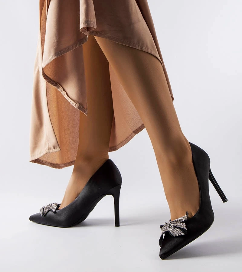 Pantofi stiletto negri din satin cu fundiță de Mia